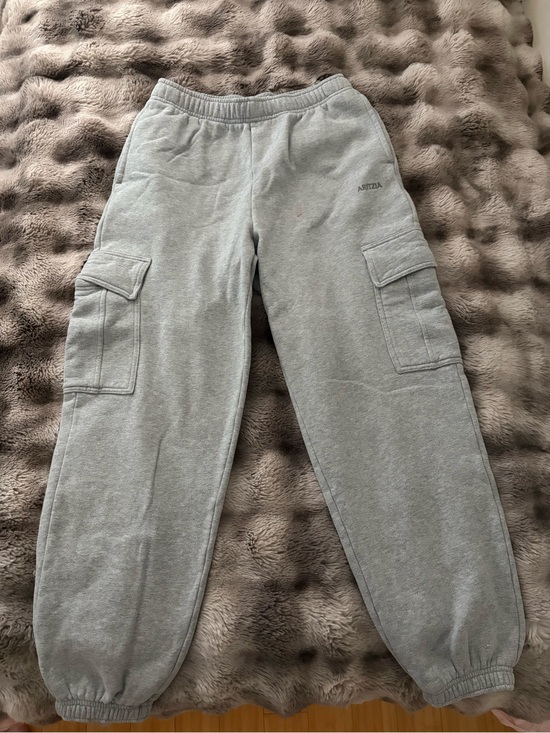 Aritzia Other - Aritzia women’s heather Gray Cargo sweatpants